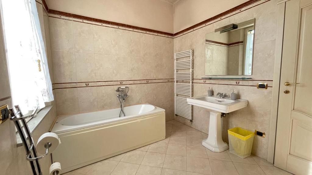 Villa Peonia Parma Room photo